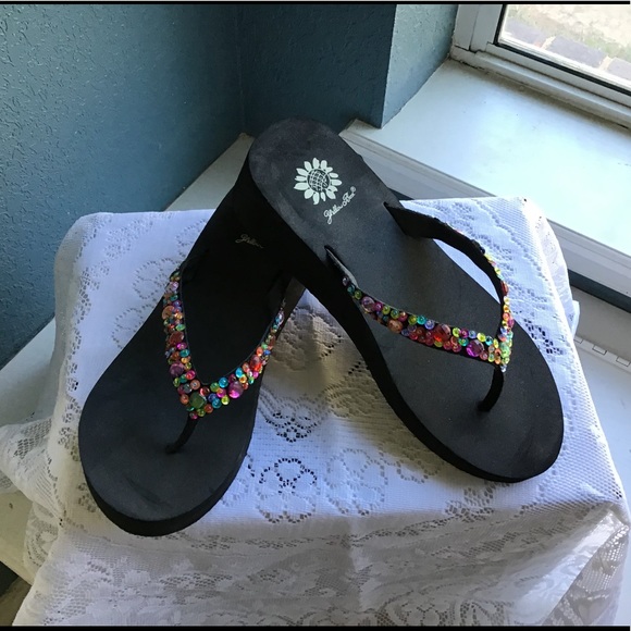 Women’s Yellow Box Multi-color Flip Flop / Sandals Size 8.5 - Picture 3 of 8